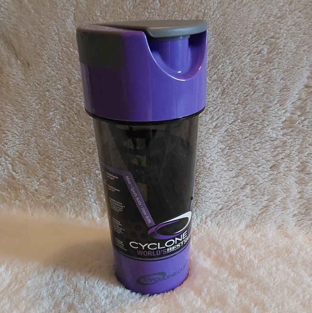 🌺 NWT Cyclone Mixer/Shaker Cup
